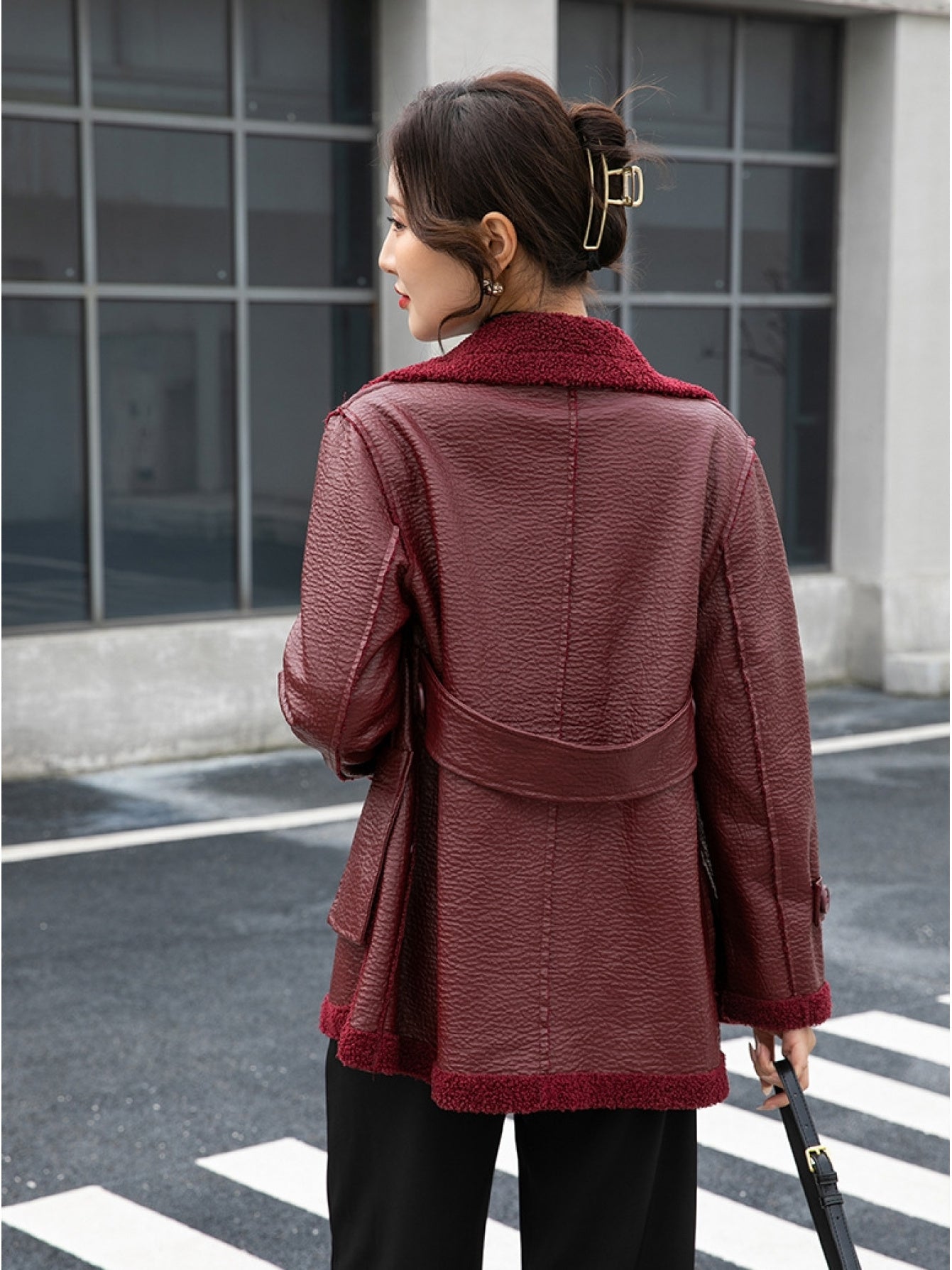 Elegant PU Leather Reversible Jacket for Women - Warm Fleece-Lined, Casual Loose Fit with Pockets, Solid Color, Polyurethane Material, Perfect for Fall\u002FWinter